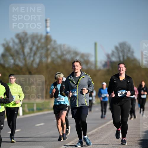 06.04.2025 - 44. Internationalen Wilhelmsburger Insellauf Dr. Thomas Lammeyer http://msf.ph/oto/7562646 06.04.2025 09:37:24 Laufen 4162, 29, 3032 meine-sportfotos.de