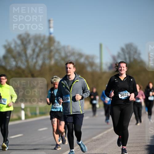 06.04.2025 - 44. Internationalen Wilhelmsburger Insellauf Dr. Thomas Lammeyer http://msf.ph/oto/7562654 06.04.2025 09:37:24 Laufen 176, 4162, 3029, 3032 meine-sportfotos.de