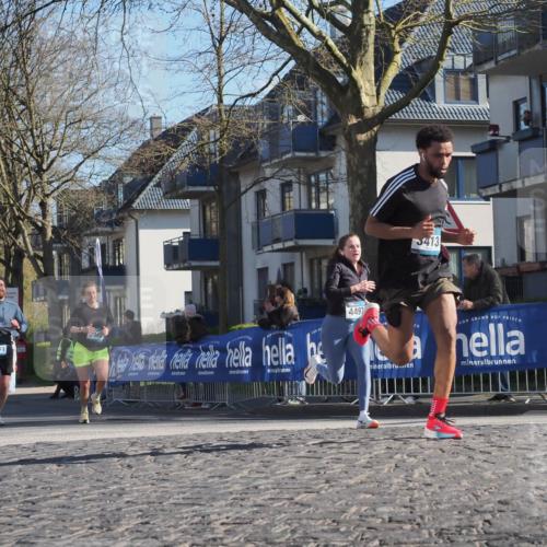 06.04.2025 - 44. Internationalen Wilhelmsburger Insellauf Luisa Fischer http://msf.ph/oto/7562656 06.04.2025 10:31:42 Ziel 3413, 4223, 4271, 3962, 4497 meine-sportfotos.de