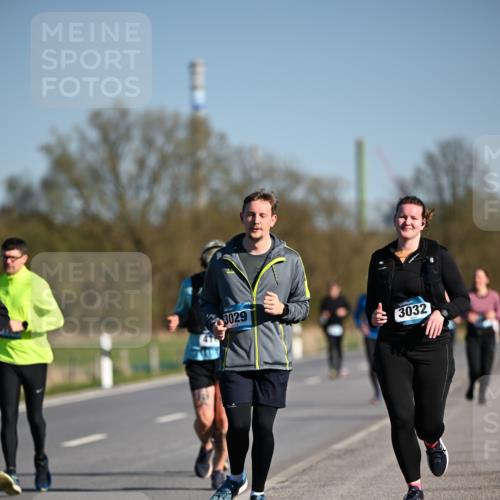 06.04.2025 - 44. Internationalen Wilhelmsburger Insellauf Dr. Thomas Lammeyer http://msf.ph/oto/7562667 06.04.2025 09:37:25 Laufen 3029, 3032 meine-sportfotos.de