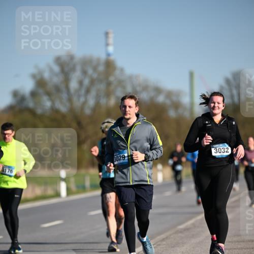 06.04.2025 - 44. Internationalen Wilhelmsburger Insellauf Dr. Thomas Lammeyer http://msf.ph/oto/7562675 06.04.2025 09:37:25 Laufen 176, 3029, 3032 meine-sportfotos.de