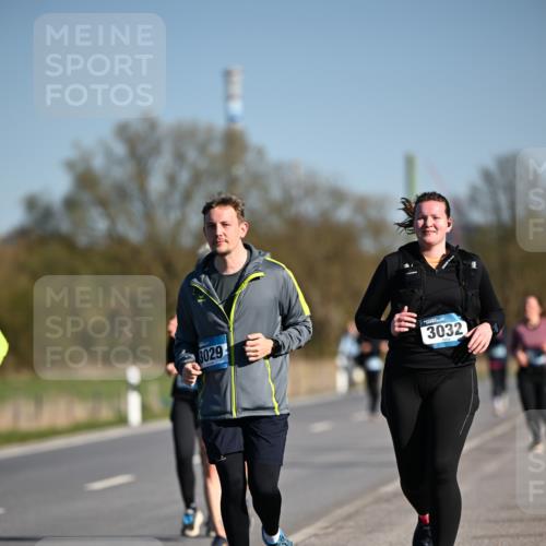 06.04.2025 - 44. Internationalen Wilhelmsburger Insellauf Dr. Thomas Lammeyer http://msf.ph/oto/7562702 06.04.2025 09:37:26 Laufen 3029, 3032 meine-sportfotos.de