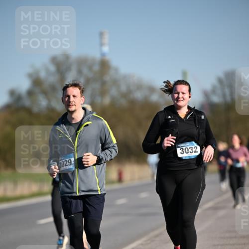 06.04.2025 - 44. Internationalen Wilhelmsburger Insellauf Dr. Thomas Lammeyer http://msf.ph/oto/7562715 06.04.2025 09:37:27 Laufen 3029, 3032 meine-sportfotos.de