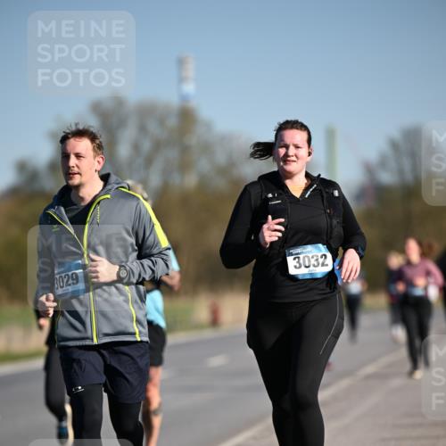 06.04.2025 - 44. Internationalen Wilhelmsburger Insellauf Dr. Thomas Lammeyer http://msf.ph/oto/7562736 06.04.2025 09:37:27 Laufen 3029, 3032 meine-sportfotos.de