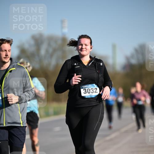06.04.2025 - 44. Internationalen Wilhelmsburger Insellauf Dr. Thomas Lammeyer http://msf.ph/oto/7562760 06.04.2025 09:37:28 Laufen 3032 meine-sportfotos.de