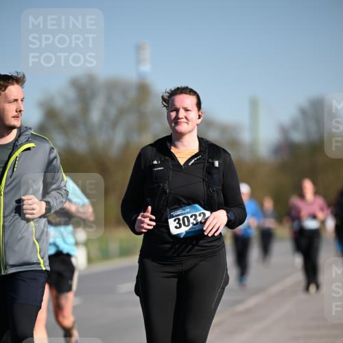 06.04.2025 - 44. Internationalen Wilhelmsburger Insellauf Dr. Thomas Lammeyer http://msf.ph/oto/7562764 06.04.2025 09:37:28 Laufen 3032 meine-sportfotos.de