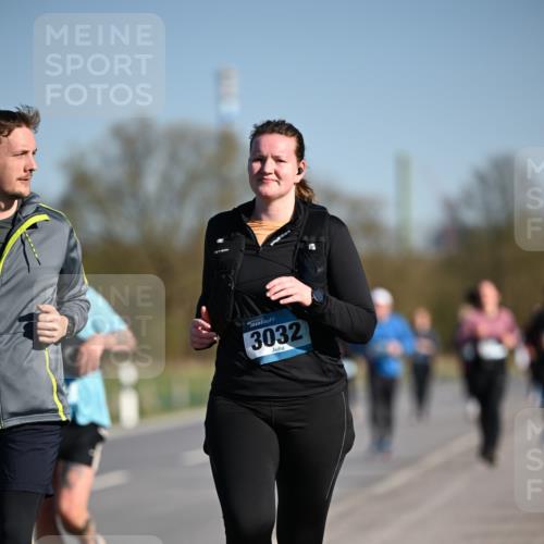 06.04.2025 - 44. Internationalen Wilhelmsburger Insellauf Dr. Thomas Lammeyer http://msf.ph/oto/7562769 06.04.2025 09:37:28 Laufen 3032 meine-sportfotos.de