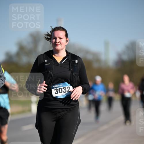 06.04.2025 - 44. Internationalen Wilhelmsburger Insellauf Dr. Thomas Lammeyer http://msf.ph/oto/7562775 06.04.2025 09:37:29 Laufen 3032 meine-sportfotos.de