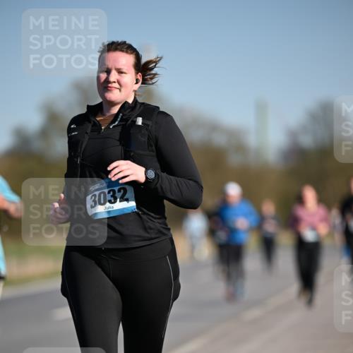 06.04.2025 - 44. Internationalen Wilhelmsburger Insellauf Dr. Thomas Lammeyer http://msf.ph/oto/7562781 06.04.2025 09:37:29 Laufen 3032 meine-sportfotos.de