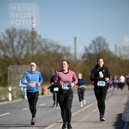 06.04.2025 - 44. Internationalen Wilhelmsburger Insellauf Dr. Thomas Lammeyer http://msf.ph/oto/7562812 06.04.2025 09:37:35 Laufen 3330, 3145 meine-sportfotos.de