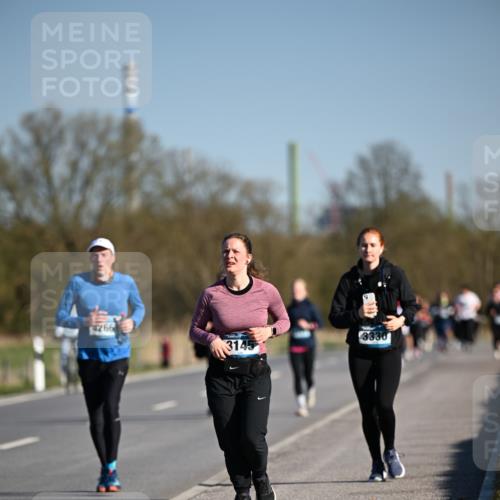 06.04.2025 - 44. Internationalen Wilhelmsburger Insellauf Dr. Thomas Lammeyer http://msf.ph/oto/7562817 06.04.2025 09:37:35 Laufen 4266, 3145, 3330 meine-sportfotos.de