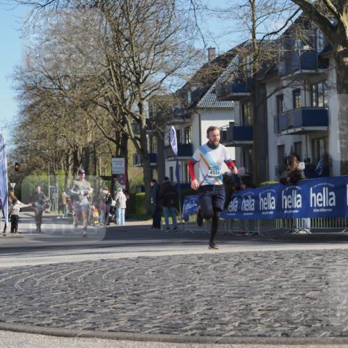 06.04.2025 - 44. Internationalen Wilhelmsburger Insellauf Luisa Fischer http://msf.ph/oto/7562832 06.04.2025 10:32:08 Ziel 4556 meine-sportfotos.de