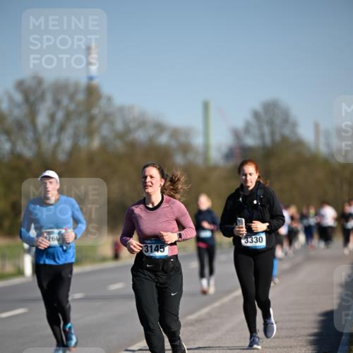06.04.2025 - 44. Internationalen Wilhelmsburger Insellauf Dr. Thomas Lammeyer http://msf.ph/oto/7562837 06.04.2025 09:37:36 Laufen 260, 3330, 3145 meine-sportfotos.de