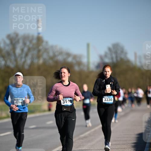 06.04.2025 - 44. Internationalen Wilhelmsburger Insellauf Dr. Thomas Lammeyer http://msf.ph/oto/7562844 06.04.2025 09:37:36 Laufen 4266, 314, 3330 meine-sportfotos.de