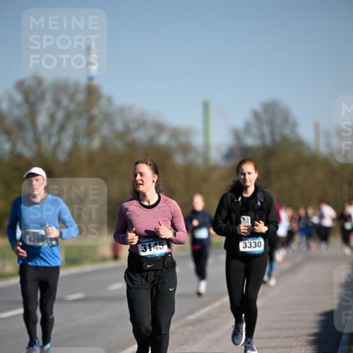 06.04.2025 - 44. Internationalen Wilhelmsburger Insellauf Dr. Thomas Lammeyer http://msf.ph/oto/7562847 06.04.2025 09:37:37 Laufen 4266, 3145, 3330 meine-sportfotos.de