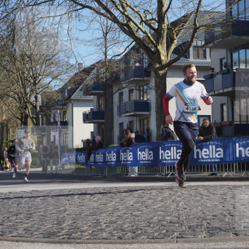 06.04.2025 - 44. Internationalen Wilhelmsburger Insellauf Luisa Fischer http://msf.ph/oto/7562854 06.04.2025 10:32:09 Ziel 4556 meine-sportfotos.de