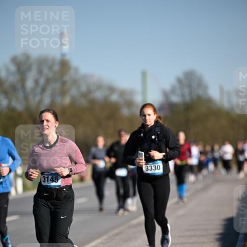 06.04.2025 - 44. Internationalen Wilhelmsburger Insellauf Dr. Thomas Lammeyer http://msf.ph/oto/7562878 06.04.2025 09:37:38 Laufen 3330, 3145 meine-sportfotos.de