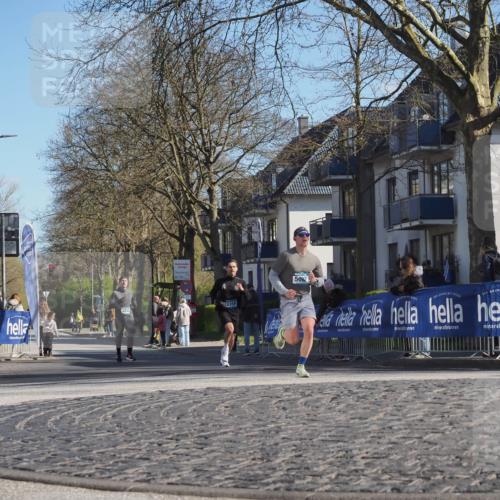 06.04.2025 - 44. Internationalen Wilhelmsburger Insellauf Luisa Fischer http://msf.ph/oto/7562885 06.04.2025 10:32:10 Ziel 4242, 3359, 5092 meine-sportfotos.de
