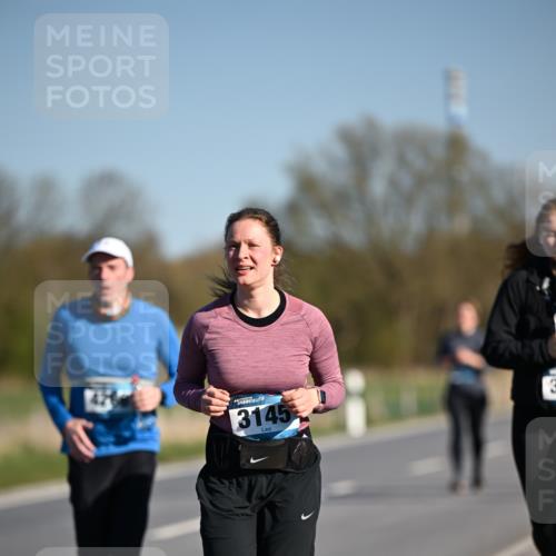 06.04.2025 - 44. Internationalen Wilhelmsburger Insellauf Dr. Thomas Lammeyer http://msf.ph/oto/7562904 06.04.2025 09:37:39 Laufen 3145 meine-sportfotos.de