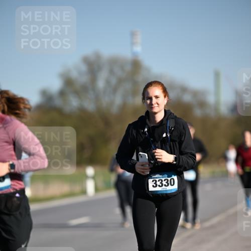 06.04.2025 - 44. Internationalen Wilhelmsburger Insellauf Dr. Thomas Lammeyer http://msf.ph/oto/7562907 06.04.2025 09:37:40 Laufen 3330 meine-sportfotos.de