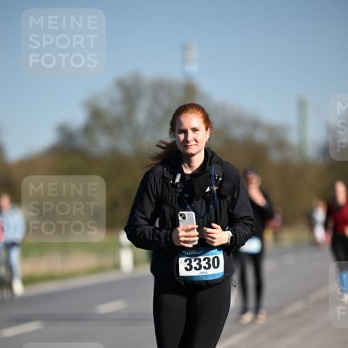 06.04.2025 - 44. Internationalen Wilhelmsburger Insellauf Dr. Thomas Lammeyer http://msf.ph/oto/7562924 06.04.2025 09:37:41 Laufen 3330 meine-sportfotos.de