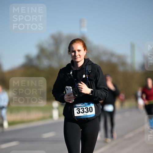 06.04.2025 - 44. Internationalen Wilhelmsburger Insellauf Dr. Thomas Lammeyer http://msf.ph/oto/7562925 06.04.2025 09:37:41 Laufen 3330 meine-sportfotos.de