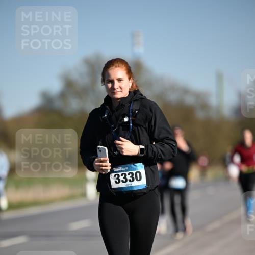 06.04.2025 - 44. Internationalen Wilhelmsburger Insellauf Dr. Thomas Lammeyer http://msf.ph/oto/7562930 06.04.2025 09:37:41 Laufen 3330 meine-sportfotos.de