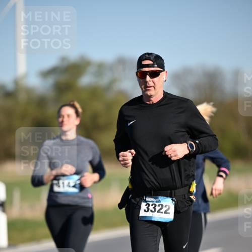 06.04.2025 - 44. Internationalen Wilhelmsburger Insellauf Dr. Thomas Lammeyer http://msf.ph/oto/7563035 06.04.2025 09:37:49 Laufen 3322 meine-sportfotos.de