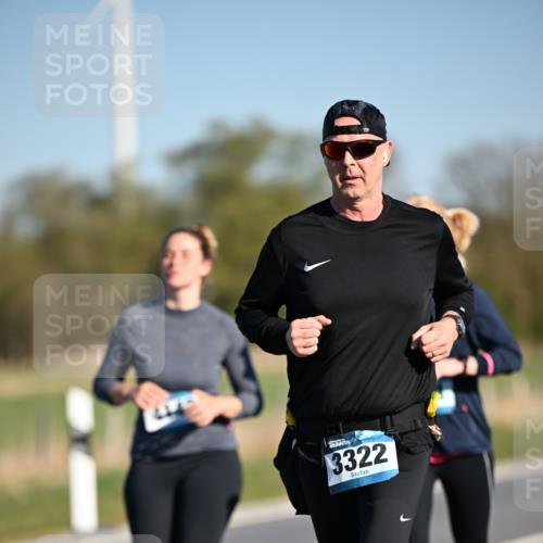06.04.2025 - 44. Internationalen Wilhelmsburger Insellauf Dr. Thomas Lammeyer http://msf.ph/oto/7563043 06.04.2025 09:37:50 Laufen 44, 3322 meine-sportfotos.de