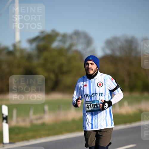 06.04.2025 - 44. Internationalen Wilhelmsburger Insellauf Dr. Thomas Lammeyer http://msf.ph/oto/7563102 06.04.2025 09:38:03 Laufen 41019 meine-sportfotos.de