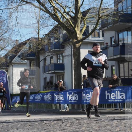 06.04.2025 - 44. Internationalen Wilhelmsburger Insellauf Luisa Fischer http://msf.ph/oto/7563144 06.04.2025 10:33:03 Ziel 3234, 64, 3747 meine-sportfotos.de