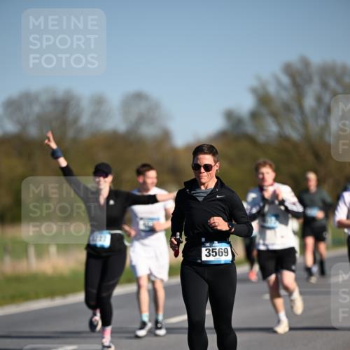 06.04.2025 - 44. Internationalen Wilhelmsburger Insellauf Dr. Thomas Lammeyer http://msf.ph/oto/7563149 06.04.2025 09:38:07 Laufen 3569 meine-sportfotos.de