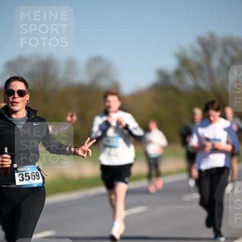 06.04.2025 - 44. Internationalen Wilhelmsburger Insellauf Dr. Thomas Lammeyer http://msf.ph/oto/7563182 06.04.2025 09:38:08 Laufen 3569 meine-sportfotos.de