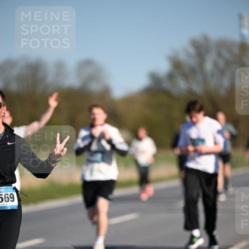 06.04.2025 - 44. Internationalen Wilhelmsburger Insellauf Dr. Thomas Lammeyer http://msf.ph/oto/7563185 06.04.2025 09:38:09 Laufen 569 meine-sportfotos.de