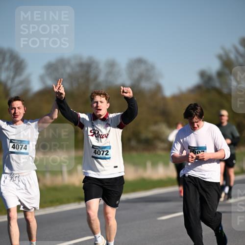 06.04.2025 - 44. Internationalen Wilhelmsburger Insellauf Dr. Thomas Lammeyer http://msf.ph/oto/7563196 06.04.2025 09:38:10 Laufen 4074, 4072, 20 meine-sportfotos.de