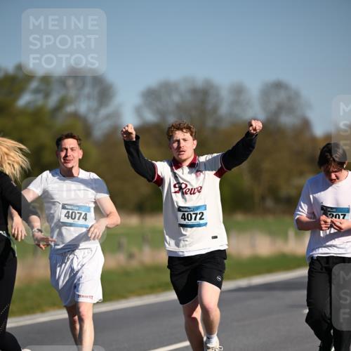 06.04.2025 - 44. Internationalen Wilhelmsburger Insellauf Dr. Thomas Lammeyer http://msf.ph/oto/7563208 06.04.2025 09:38:10 Laufen 4074, 4072, 207 meine-sportfotos.de
