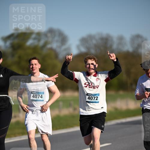 06.04.2025 - 44. Internationalen Wilhelmsburger Insellauf Dr. Thomas Lammeyer http://msf.ph/oto/7563215 06.04.2025 09:38:10 Laufen 4074, 4072 meine-sportfotos.de