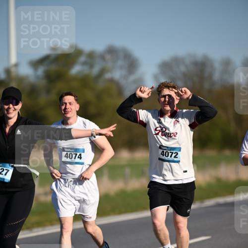 06.04.2025 - 44. Internationalen Wilhelmsburger Insellauf Dr. Thomas Lammeyer http://msf.ph/oto/7563218 06.04.2025 09:38:10 Laufen 27, 4074, 4072 meine-sportfotos.de