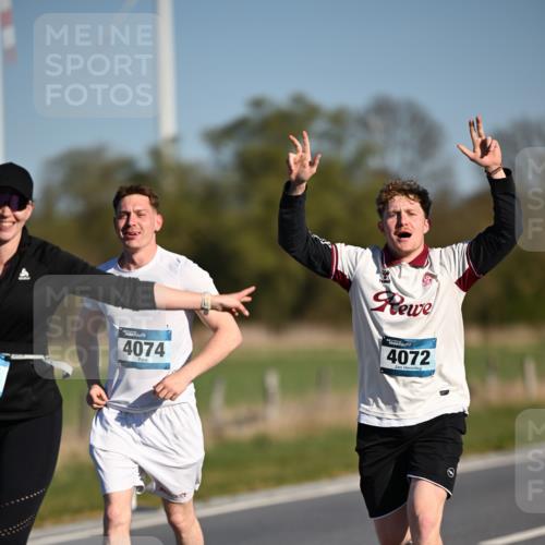 06.04.2025 - 44. Internationalen Wilhelmsburger Insellauf Dr. Thomas Lammeyer http://msf.ph/oto/7563234 06.04.2025 09:38:11 Laufen 4074, 4072 meine-sportfotos.de