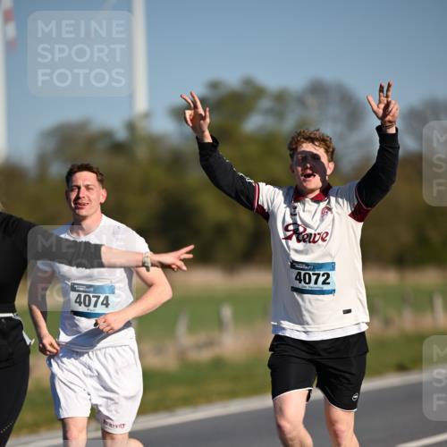 06.04.2025 - 44. Internationalen Wilhelmsburger Insellauf Dr. Thomas Lammeyer http://msf.ph/oto/7563237 06.04.2025 09:38:11 Laufen 4074, 4072 meine-sportfotos.de