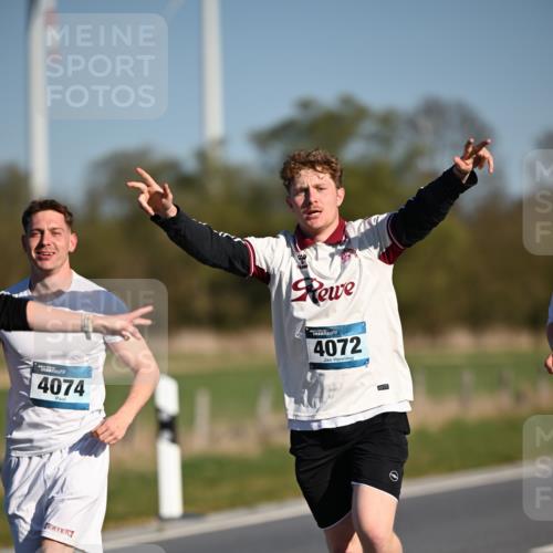 06.04.2025 - 44. Internationalen Wilhelmsburger Insellauf Dr. Thomas Lammeyer http://msf.ph/oto/7563250 06.04.2025 09:38:12 Laufen 4074, 4072 meine-sportfotos.de