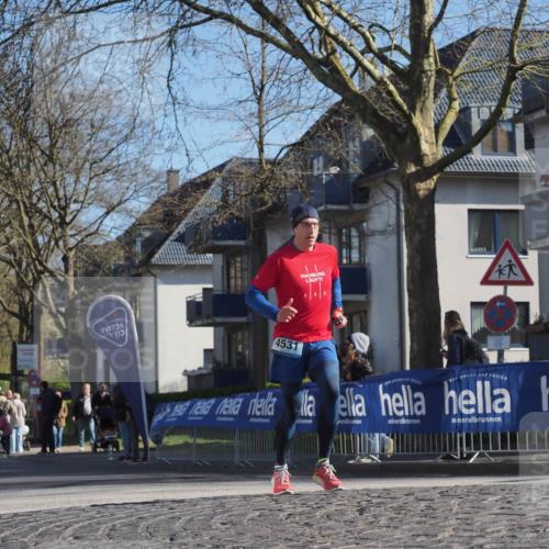 06.04.2025 - 44. Internationalen Wilhelmsburger Insellauf Luisa Fischer http://msf.ph/oto/7563255 06.04.2025 10:33:12 Ziel 4531 meine-sportfotos.de