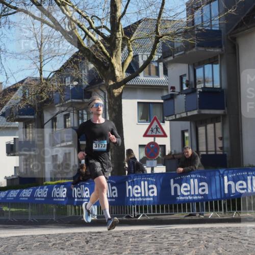 06.04.2025 - 44. Internationalen Wilhelmsburger Insellauf Luisa Fischer http://msf.ph/oto/7563290 06.04.2025 10:33:17 Ziel 3177 meine-sportfotos.de