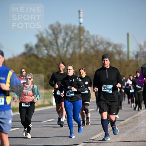 06.04.2025 - 44. Internationalen Wilhelmsburger Insellauf Dr. Thomas Lammeyer http://msf.ph/oto/7563314 06.04.2025 09:38:16 Laufen 3, 3384, 36, 4522, 3200 meine-sportfotos.de