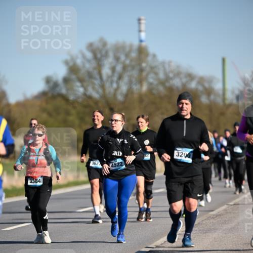 06.04.2025 - 44. Internationalen Wilhelmsburger Insellauf Dr. Thomas Lammeyer http://msf.ph/oto/7563325 06.04.2025 09:38:16 Laufen 3384, 3627, 98, 3200, 4522 meine-sportfotos.de