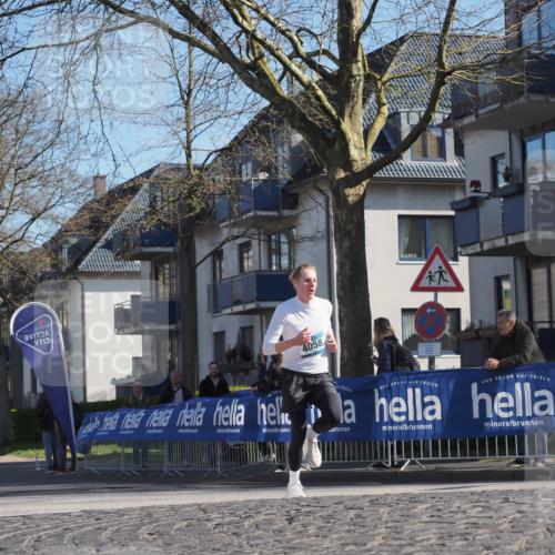 06.04.2025 - 44. Internationalen Wilhelmsburger Insellauf Luisa Fischer http://msf.ph/oto/7563338 06.04.2025 10:33:26 Ziel 4058 meine-sportfotos.de