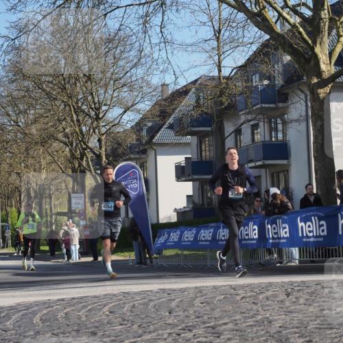 06.04.2025 - 44. Internationalen Wilhelmsburger Insellauf Luisa Fischer http://msf.ph/oto/7563344 06.04.2025 10:33:32 Ziel 4455, 4262, 3585 meine-sportfotos.de