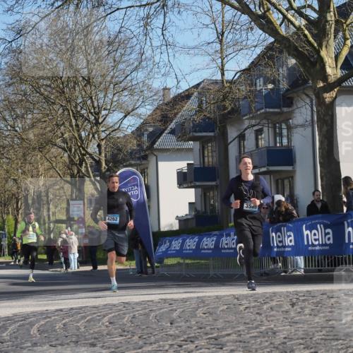 06.04.2025 - 44. Internationalen Wilhelmsburger Insellauf Luisa Fischer http://msf.ph/oto/7563348 06.04.2025 10:33:32 Ziel 4455, 4262, 3565 meine-sportfotos.de