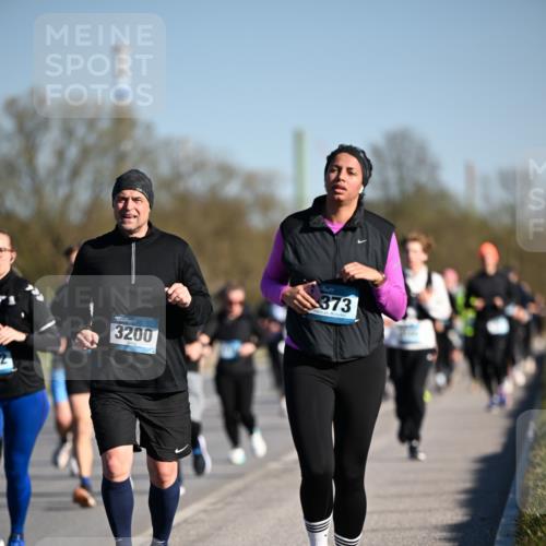 06.04.2025 - 44. Internationalen Wilhelmsburger Insellauf Dr. Thomas Lammeyer http://msf.ph/oto/7563359 06.04.2025 09:38:18 Laufen 3200, 373 meine-sportfotos.de