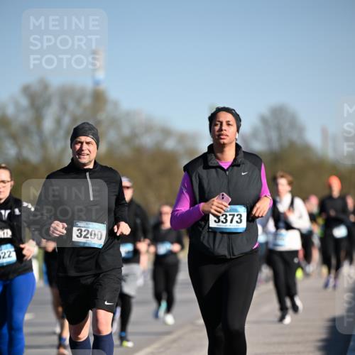 06.04.2025 - 44. Internationalen Wilhelmsburger Insellauf Dr. Thomas Lammeyer http://msf.ph/oto/7563370 06.04.2025 09:38:18 Laufen 522, 3200, 3373 meine-sportfotos.de